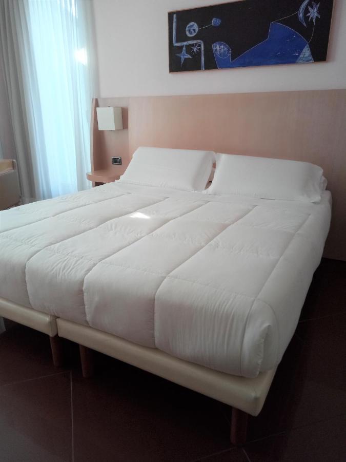 Hotel Chiaraluna Civitanova Marche Exteriér fotografie
