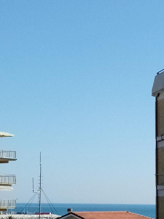 Hotel Chiaraluna Civitanova Marche Exteriér fotografie