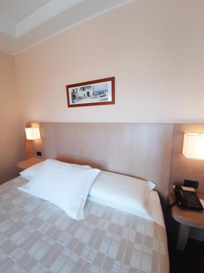 Hotel Chiaraluna Civitanova Marche Exteriér fotografie