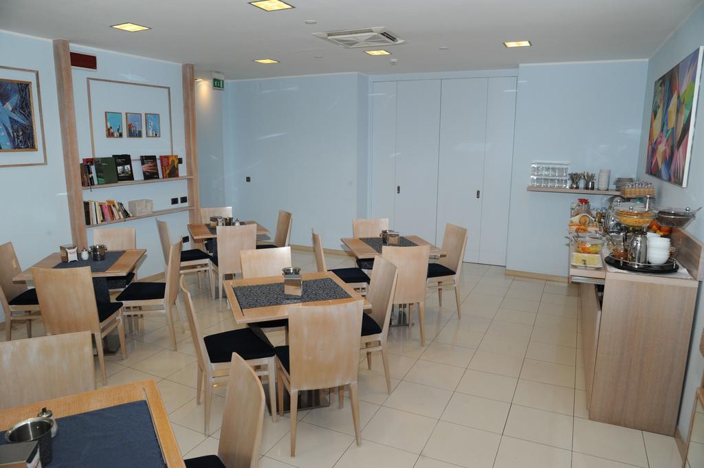 Hotel Chiaraluna Civitanova Marche Exteriér fotografie
