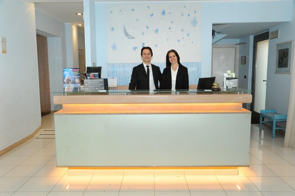 Hotel Chiaraluna Civitanova Marche Exteriér fotografie